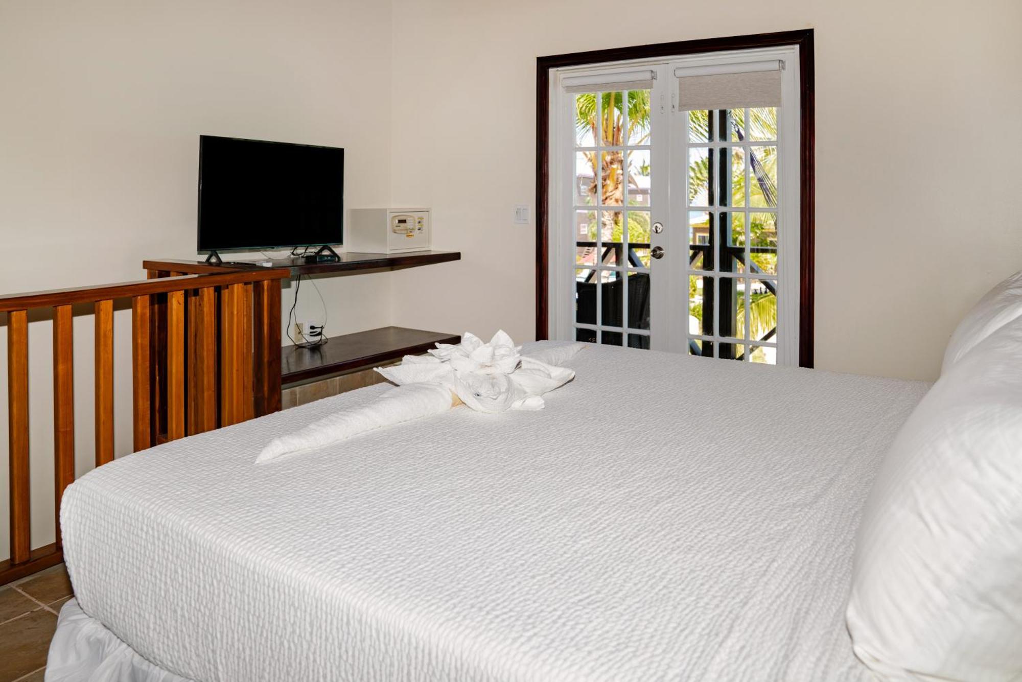 X'Tan Ha- The Waterfront Hotel San Pedro  Eksteriør billede