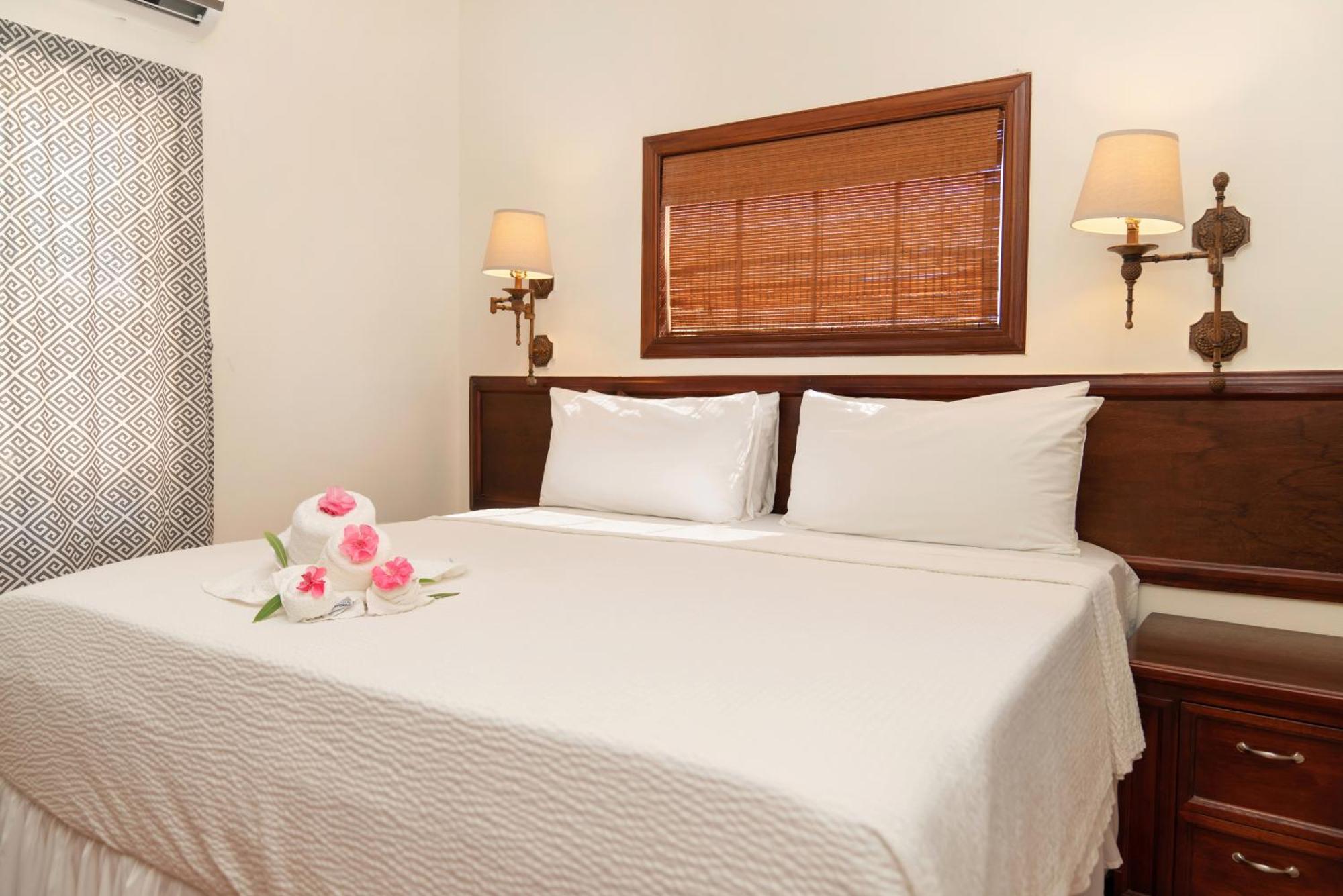X'Tan Ha- The Waterfront Hotel San Pedro  Eksteriør billede